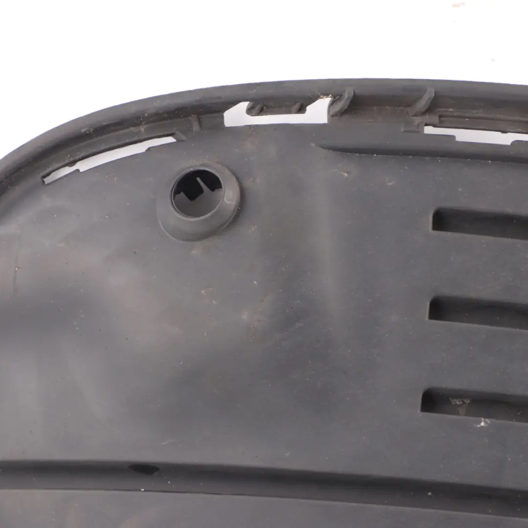 Parachoques delantero derecho Tapa inferior AMG para Mercedes W205 con número de pieza A2058854123 Mercedes W205 Parachoques delantero derecho Tapa inferior AMG - SKU A2058854123 - Número de pieza A2058854123