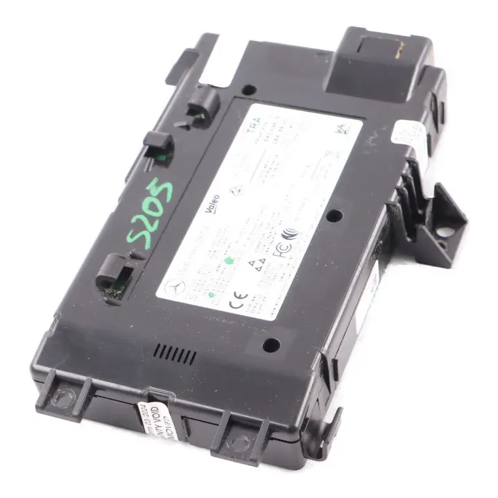 Telematics Bluetooth Module Control Unit ECU per Mercedes W205 con numero di parte A2059009643 Mercedes W205 Telematics Bluetooth Module Control Unit ECU - SKU A2059009643 - Numero di parte A2059009643