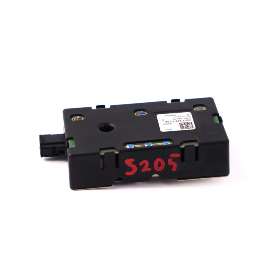 l'unité d'amplification l'antenne aérienne pour Mercedes W205 C238 X253 à propos du numéro de pièce A2059051205 Mercedes W205 C238 X253 l'unité d'amplification l'antenne aérienne - SKU A2059051205 - Numéro de pièce A2059051205