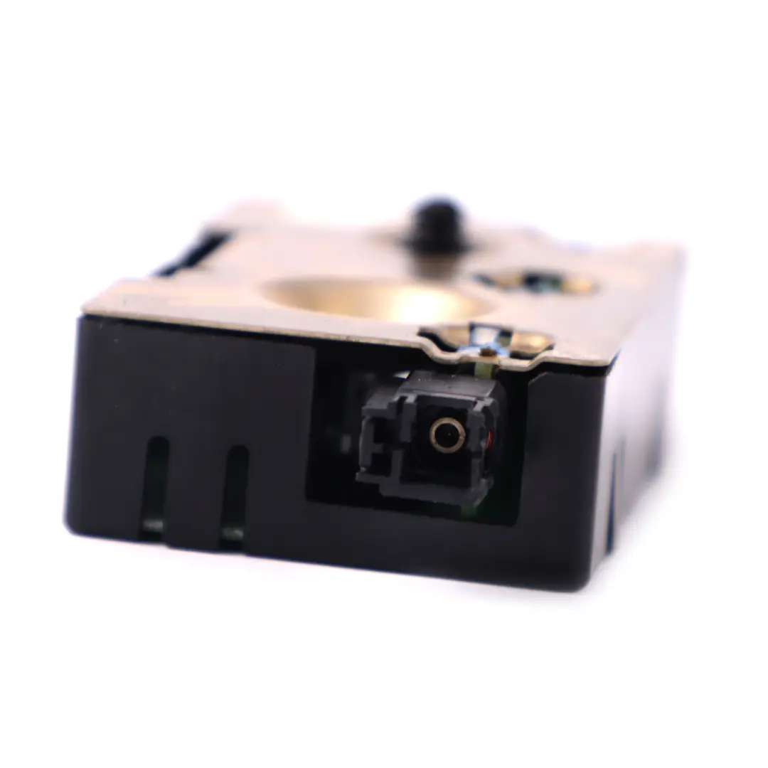 Aerial Antenna Amplifier Unit Module to Mercedes W205 C238 X253 with Part number A2059051205 Mercedes W205 C238 X253 Aerial Antenna Amplifier Unit Module - SKU A2059051205 - Part number A2059051205