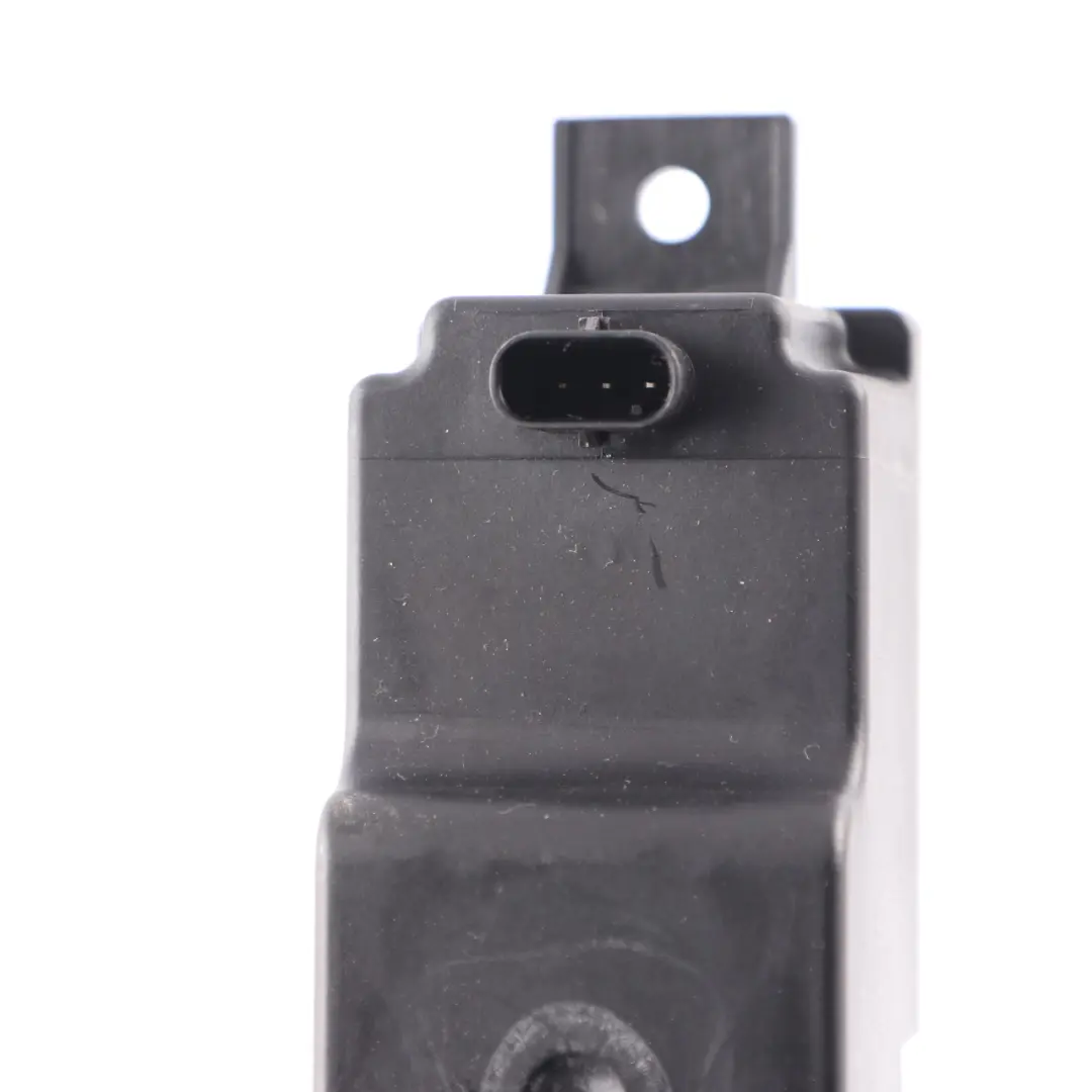 Moduł Przetwornik Napięcia Regulator do Mercedes W205 o numerze A2059053414 Mercedes W205 Moduł Przetwornik Napięcia Regulator - SKU A2059053414 - Numer Części A2059053414