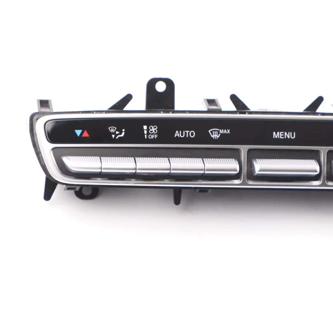 Pannello Riscaldatore Automatico Aria Condizionata per Mercedes W205 con numero di parte A2059054215 Mercedes W205 Pannello Riscaldatore Automatico Aria Condizionata - SKU A2059054215 - Numero di parte A2059054215