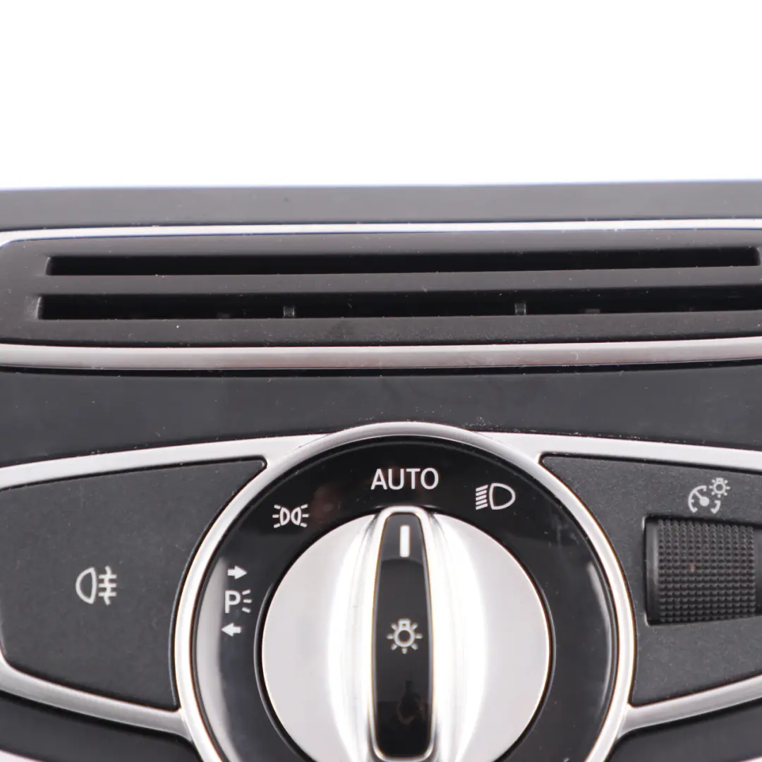 Armaturenbrett Instrumententafel Lichtschalter Panel für Mercedes W205 mit Teilenummer A2059057007 Mercedes W205 Armaturenbrett Instrumententafel Lichtschalter Panel - SKU A2059057007 - Teilenummer A2059057007