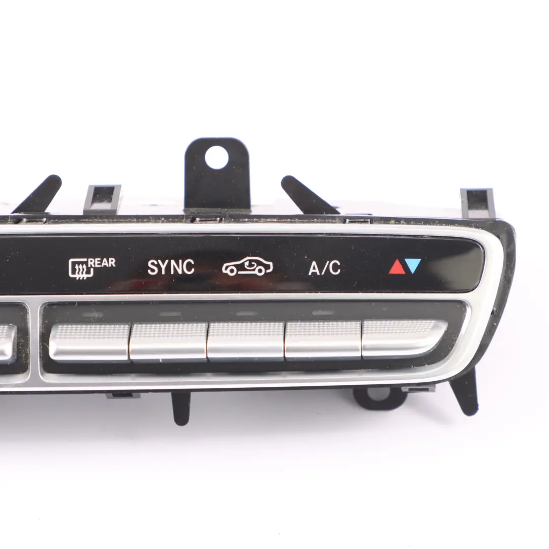 Panel Aire Acondicionado Mercedes W205 Interruptor Climatización para con número de pieza A2059058813 Panel Aire Acondicionado Mercedes W205 Interruptor Climatización - SKU A2059058813-1 - Número de pieza A2059058813
