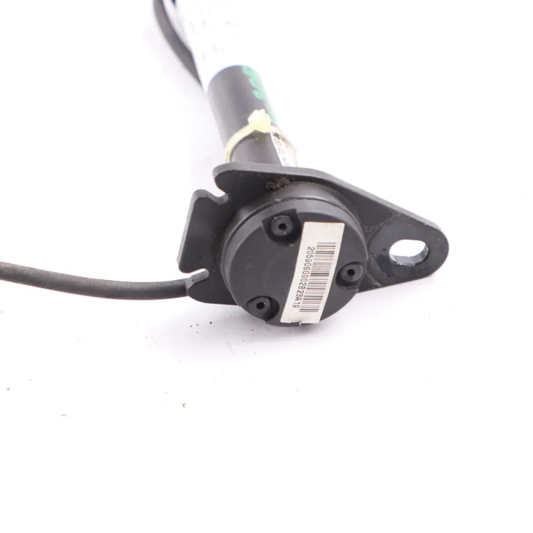 Actionneur capot gauche droit Protection des piétons pour Mercedes W205 à propos du numéro de pièce A2059060002 Mercedes W205 Actionneur capot gauche droit Protection des piétons - SKU A2059060002 - Numéro de pièce A2059060002