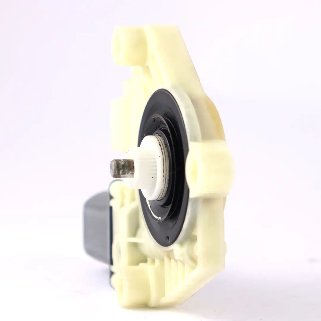 Silnik Podnośnika Szyby Drzwi Przednie Prawe do Mercedes W205 o numerze A2059060113 Mercedes W205 Silnik Podnośnika Szyby Drzwi Przednie Prawe - SKU A2059060113 - Numer Części A2059060113