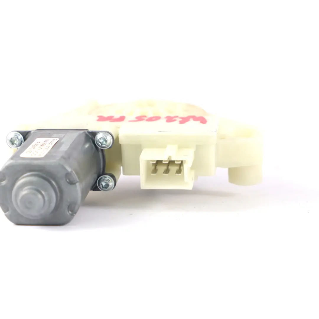 Fensterheber Motor Tür Vorne Rechts für Motor Mercedes W205 mit Teilenummer A2059060113 Motor Mercedes W205 Fensterheber Motor Tür Vorne Rechts - SKU A2059060113 - Teilenummer A2059060113