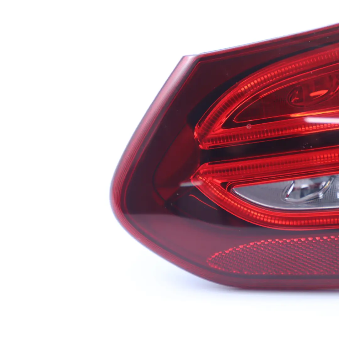 Mercedes S205 Estate Feu arrière de coffre voiture Feu hayon droit A2059066200 - SKU A2059061603 - Numéro de pièce A2059061603