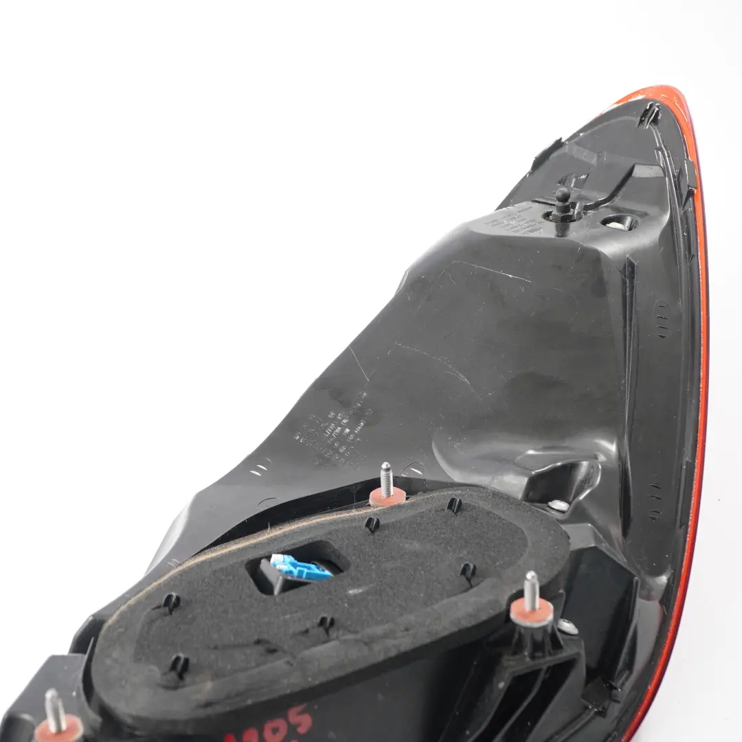 Mercedes W205 Berline LED Panneau latéral Feu arrière gauche - SKU A2059064703-1 - Numéro de pièce A2059064703