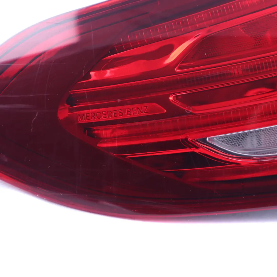Lampa Tylna Mercedes C205 Coupe Panel Boczny Lampa Lewy Tył do o numerze A2059066300 Lampa Tylna Mercedes C205 Coupe Panel Boczny Lampa Lewy Tył - SKU A2059066300 - Numer Części A2059066300