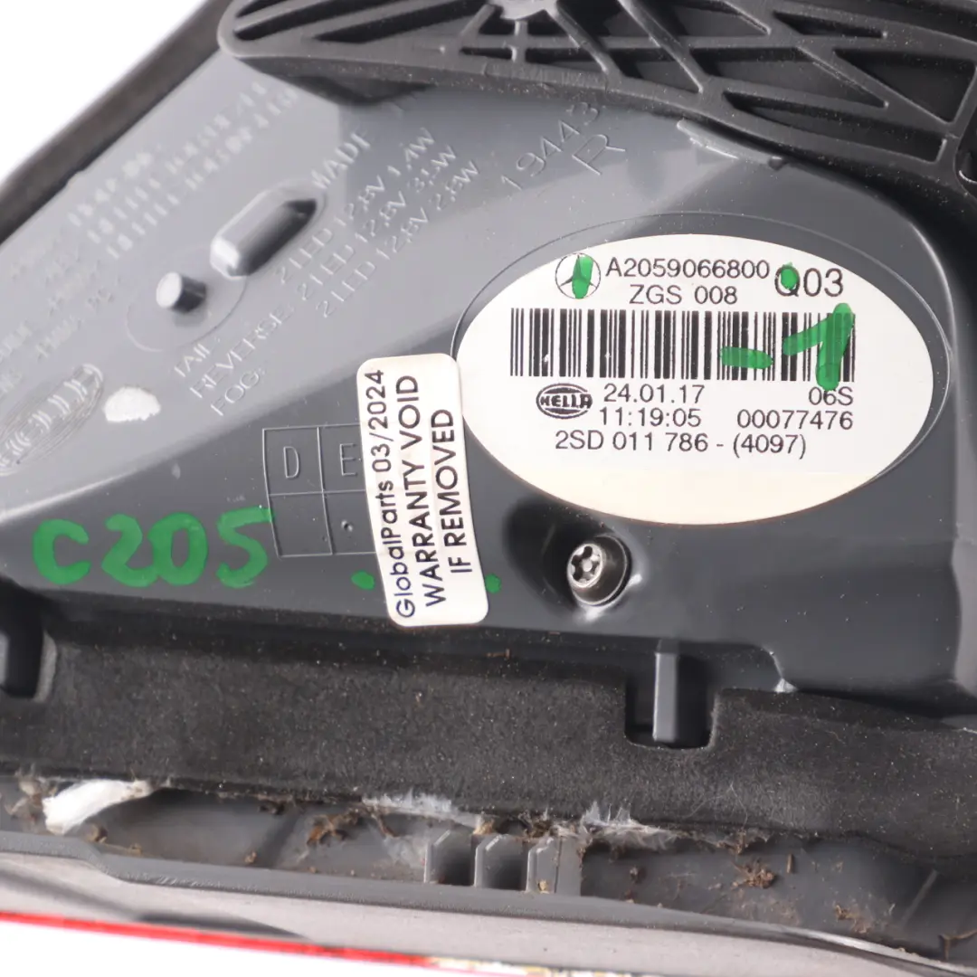 Luz Trasera Derecha Tapa Maletero Portón Trasero para Mercedes C205 con número de pieza A2059066800 Mercedes C205 Luz Trasera Derecha Tapa Maletero Portón Trasero - SKU A2059066800-1 - Número de pieza A2059066800
