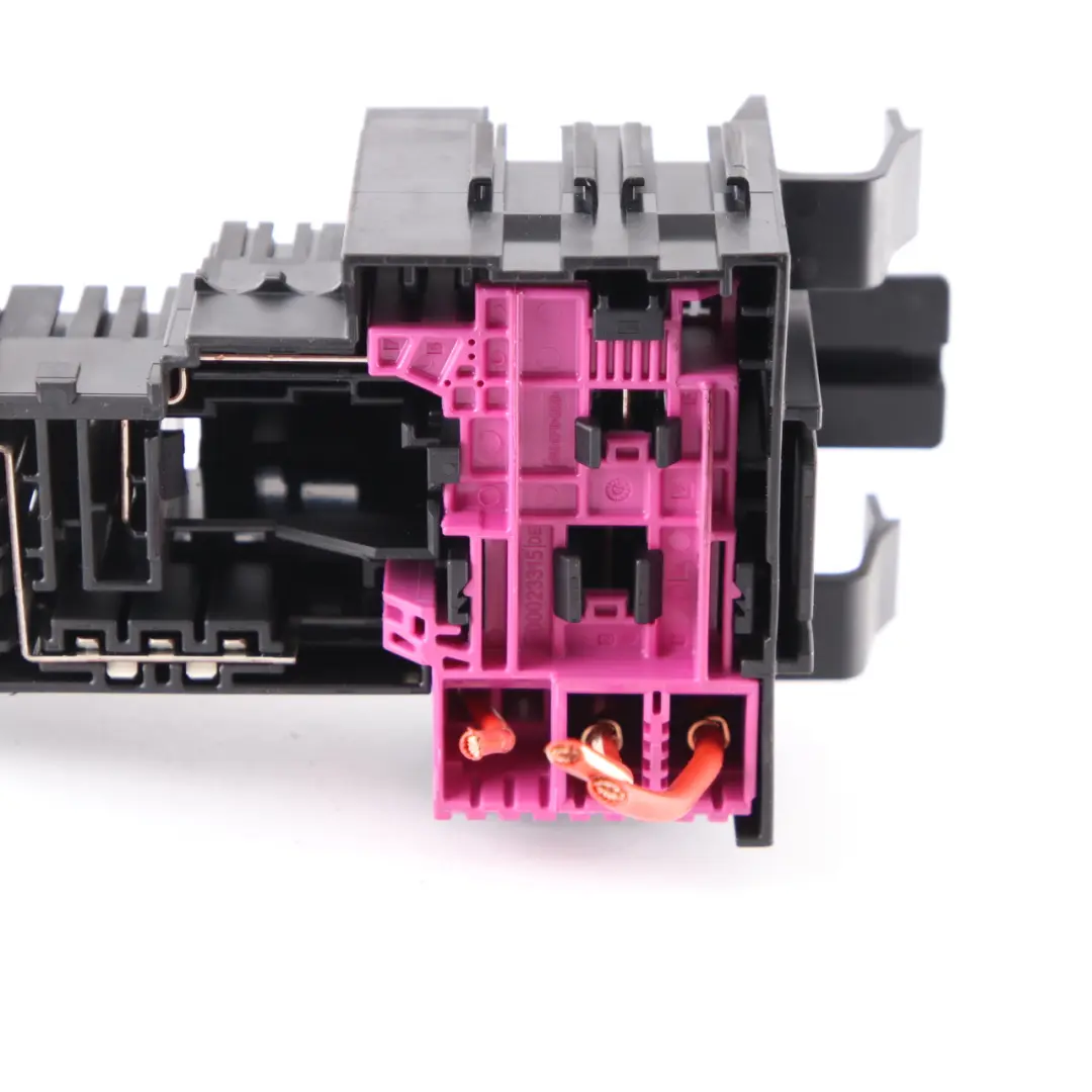 Fuse Box Front Relay Control Unit Module to Mercedes W205 S205 W213 with Part number A2059067200 Mercedes W205 S205 W213 Fuse Box Front Relay Control Unit Module - SKU A2059067200 - Part number A2059067200