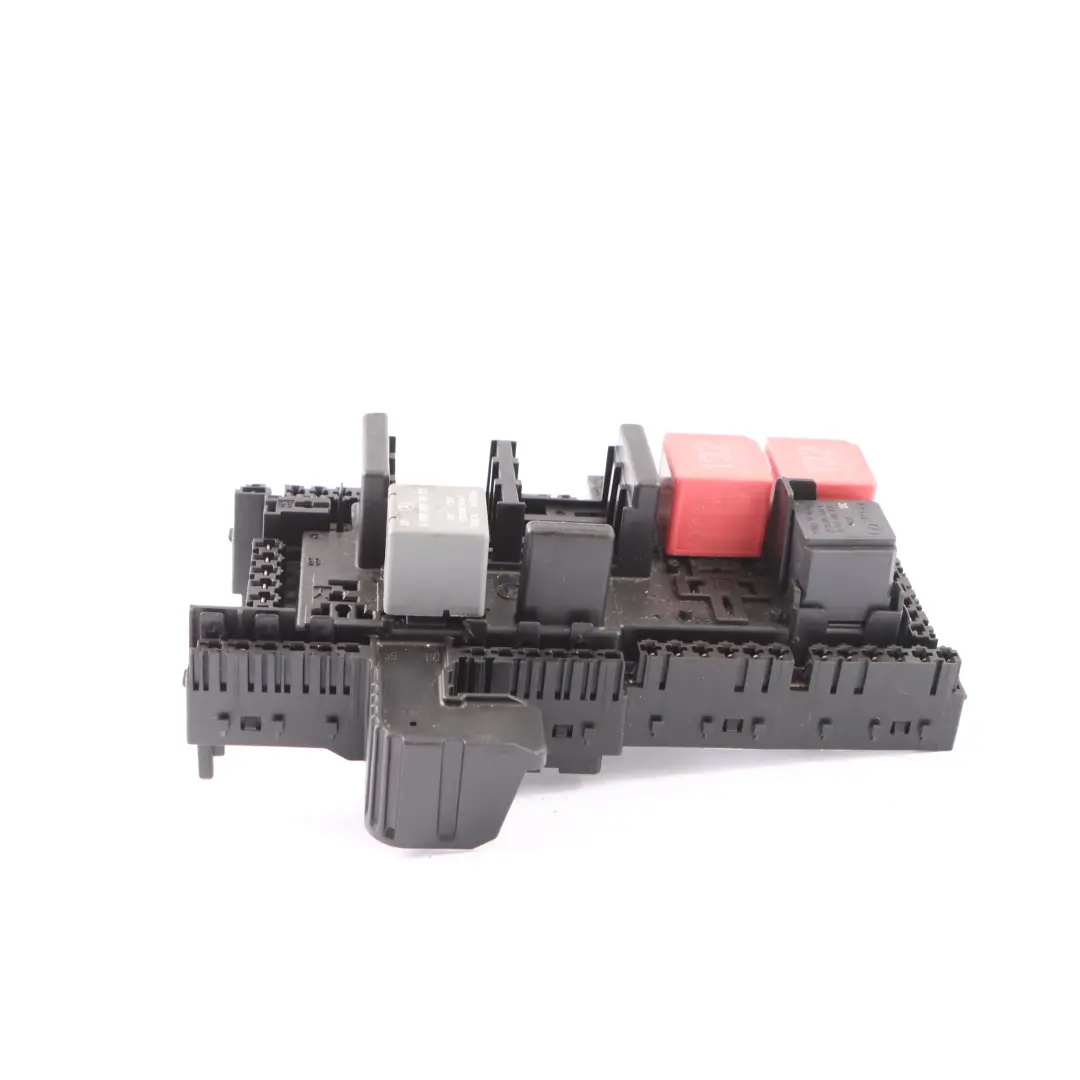 Caja fusibles Mercedes W205 S205 W213 Módulo relé delantero A2059068501 para con número de pieza A2059067200 Caja fusibles Mercedes W205 S205 W213 Módulo relé delantero A2059068501 - SKU A2059068501-1 - Número de pieza A2059067200