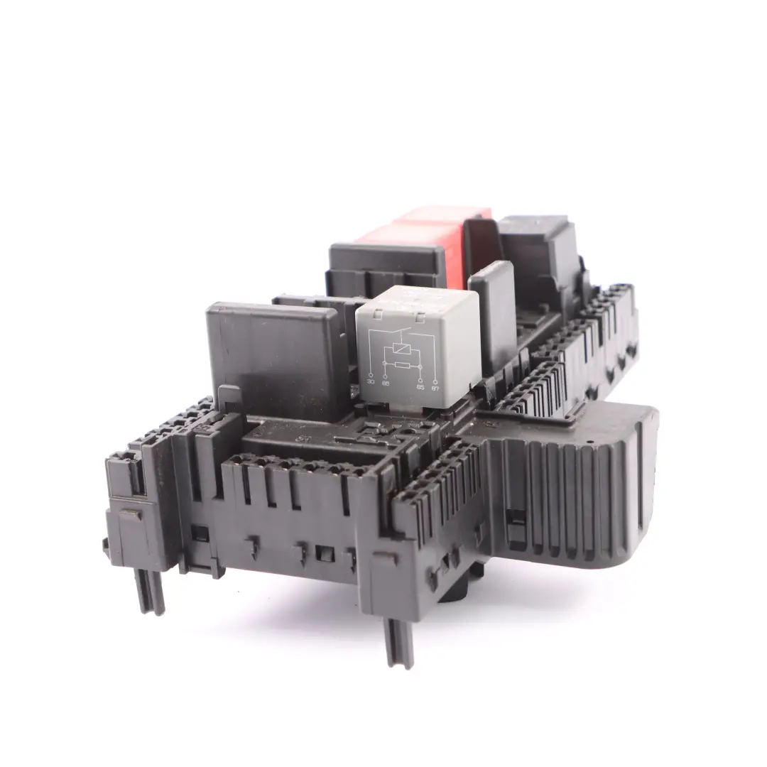 Caja fusibles Mercedes W205 S205 W213 Módulo relé delantero A2059068501 para con número de pieza A2059067200 Caja fusibles Mercedes W205 S205 W213 Módulo relé delantero A2059068501 - SKU A2059068501-1 - Número de pieza A2059067200