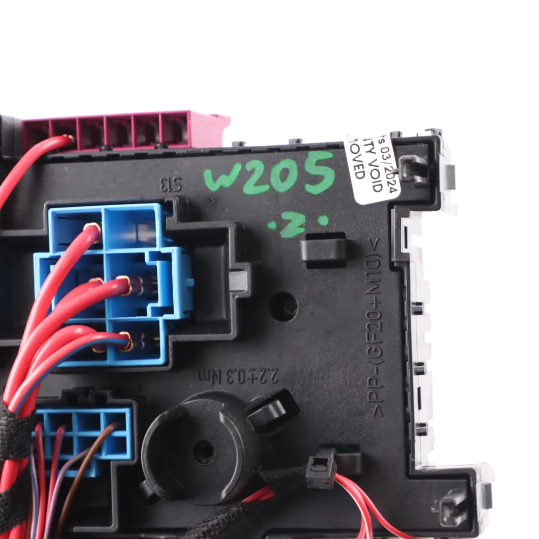 Caja de Fusibles Relé Trasero Unidad Eléctrico para Mercedes W205 con número de pieza A2059068501 Mercedes W205 Caja de Fusibles Relé Trasero Unidad Eléctrico - SKU A2059068501 - Número de pieza A2059068501