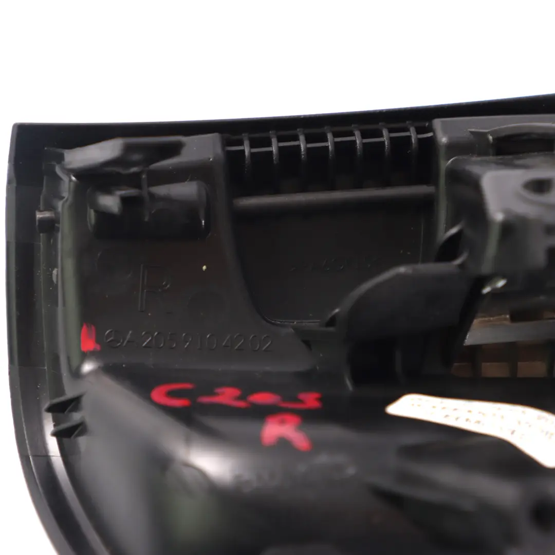 Maniglia rilascio sedile Trim anteriore destro per Mercedes C205 C238 con numero di parte A2059104202 Mercedes C205 C238 Maniglia rilascio sedile Trim anteriore destro - SKU A2059104202 - Numero di parte A2059104202