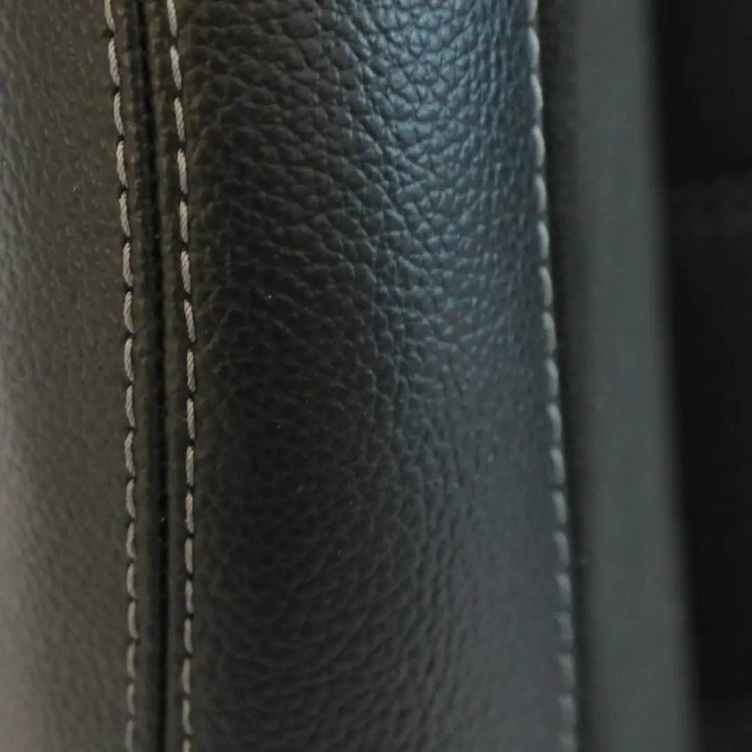 Mercedes C205 Oparcie Przedniego Fotela Czarna Imitacja Skóry Grzany - SKU A2059106302 - Numer Części A2059106302
