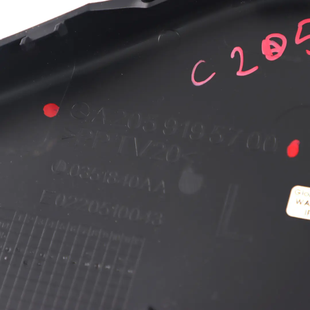 Garniture de Siège Avant Gauche Cache Panneau Noir pour Mercedes W205 à propos du numéro de pièce A2059195700 Mercedes W205 Garniture de Siège Avant Gauche Cache Panneau Noir - SKU A2059195700 - Numéro de pièce A2059195700