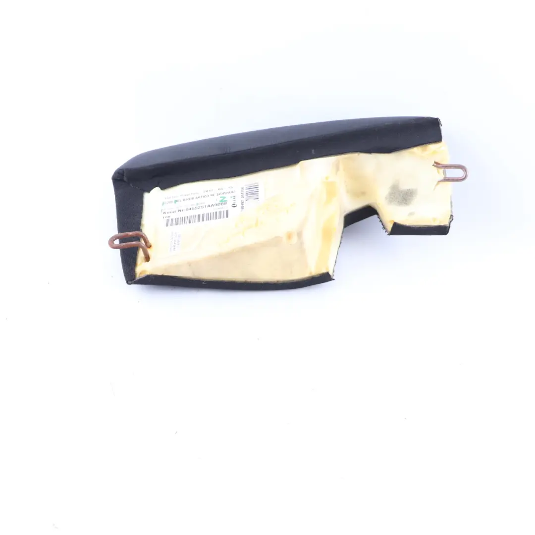 Panel Lateral Asiento Trasero Derecho Tapa Acabado Cuero Negro para Mercedes C205 con número de pieza A2059201208 Mercedes C205 Panel Lateral Asiento Trasero Derecho Tapa Acabado Cuero Negro - SKU A2059201208 - Número de pieza A2059201208