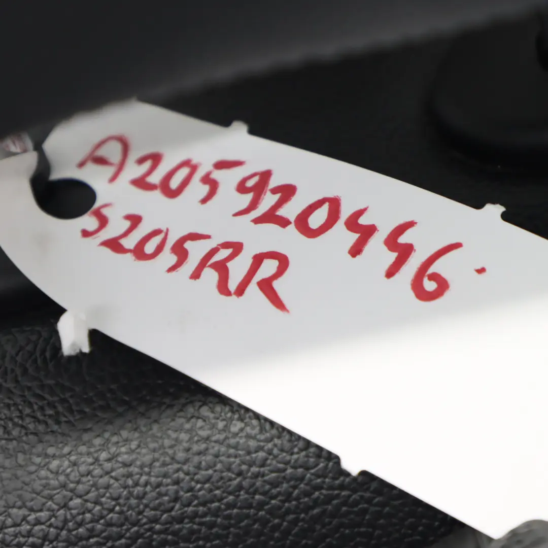 Respaldo Asiento Trasero Derecho Cubre Imitación Cuero Negro para Mercedes S205 con número de pieza A2059204460 Mercedes S205 Respaldo Asiento Trasero Derecho Cubre Imitación Cuero Negro - SKU A2059204460 - Número de pieza A2059204460