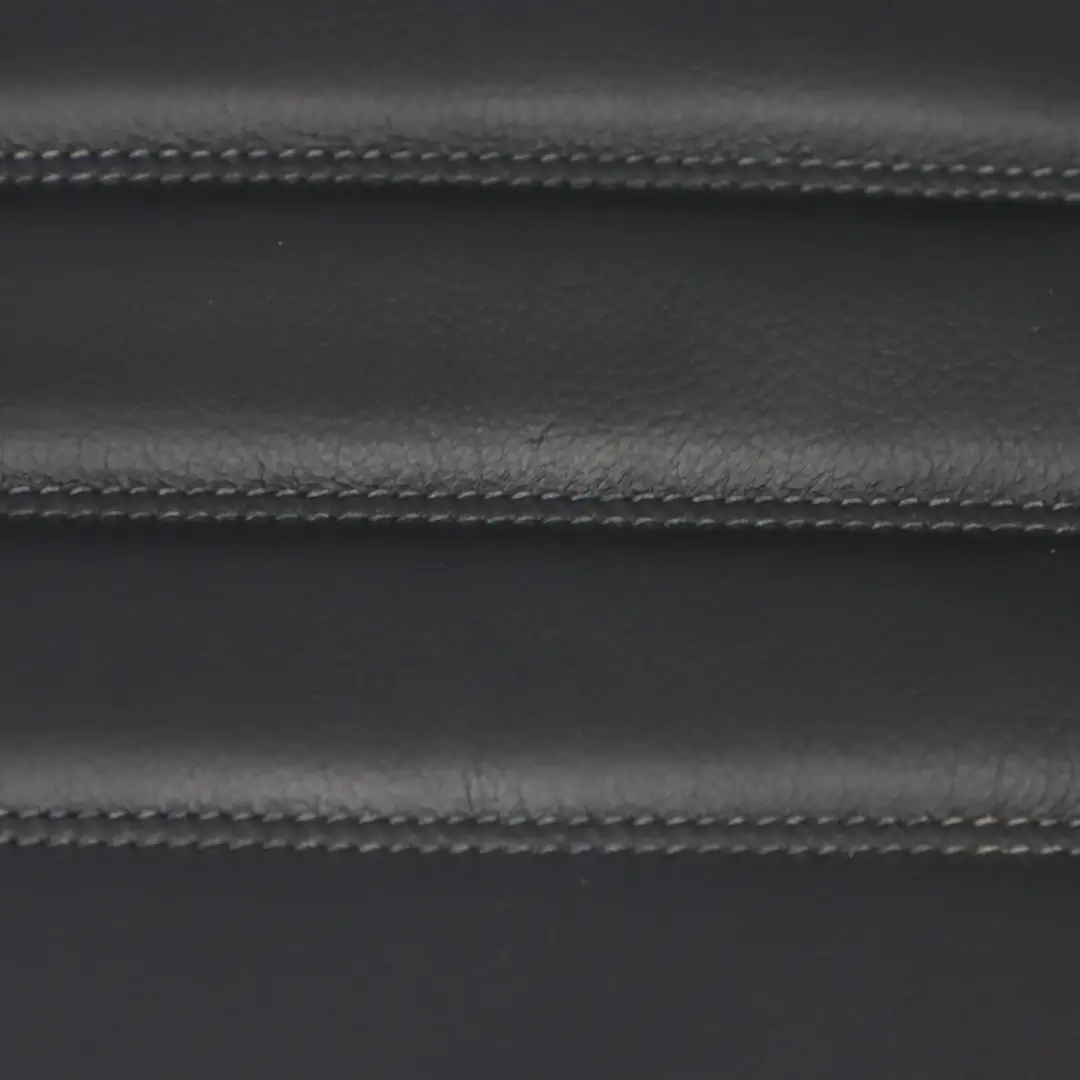 Asiento Trasero Banqueta Recubrimiento Cuero Negro para Mercedes W205 con número de pieza A2059206705 Mercedes W205 Asiento Trasero Banqueta Recubrimiento Cuero Negro - SKU A2059206705-1 - Número de pieza A2059206705