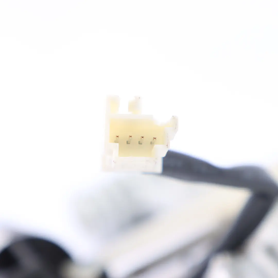 Vordersitz Motor Kopfstütze Antrieb Links Rechts für Mercedes W205 mit Teilenummer A2059700026 Mercedes W205 Vordersitz Motor Kopfstütze Antrieb Links Rechts - SKU A2059700026-1 - Teilenummer A2059700026