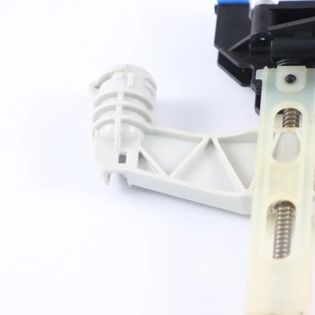 Asiento Delantero Motor Reposacabezas Accionamiento para Mercedes W205 con número de pieza A2059700026 Mercedes W205 Asiento Delantero Motor Reposacabezas Accionamiento - SKU A2059700026 - Número de pieza A2059700026