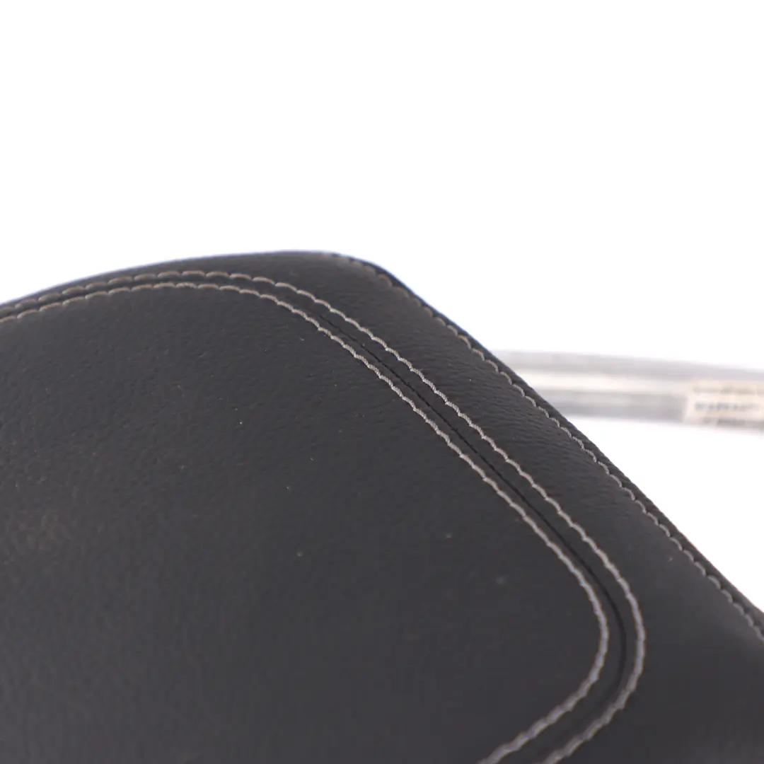 Poggiatesta anteriore sinistro Rivestimento pelle per Mercedes C205 C238 con numero di parte A2059700402 Mercedes C205 C238 Poggiatesta anteriore sinistro Rivestimento pelle - SKU A2059700402 - Numero di parte A2059700402