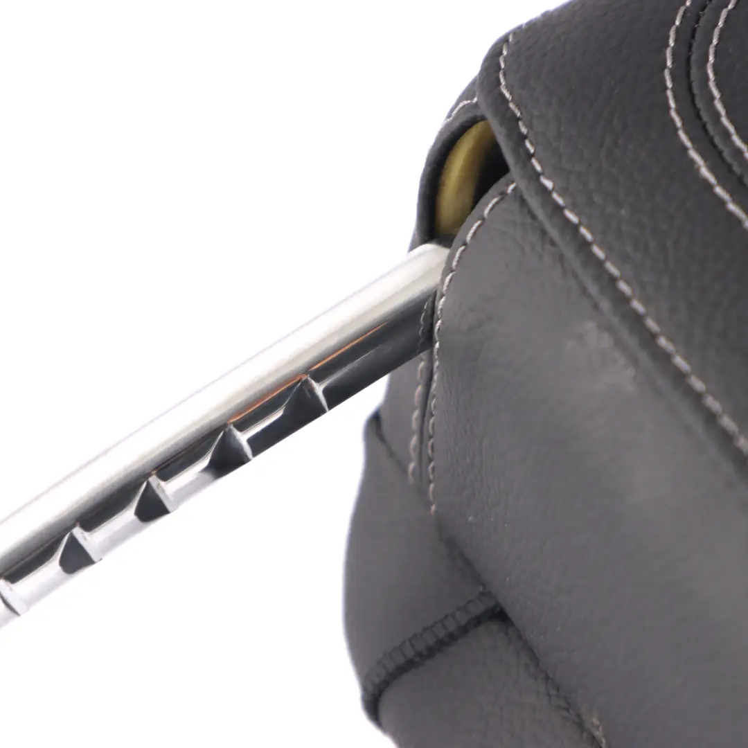 Appui-tête de siège avant gauche Cuir pour Mercedes C205 C238 à propos du numéro de pièce A2059700402 Mercedes C205 C238 Appui-tête de siège avant gauche Cuir - SKU A2059700402 - Numéro de pièce A2059700402