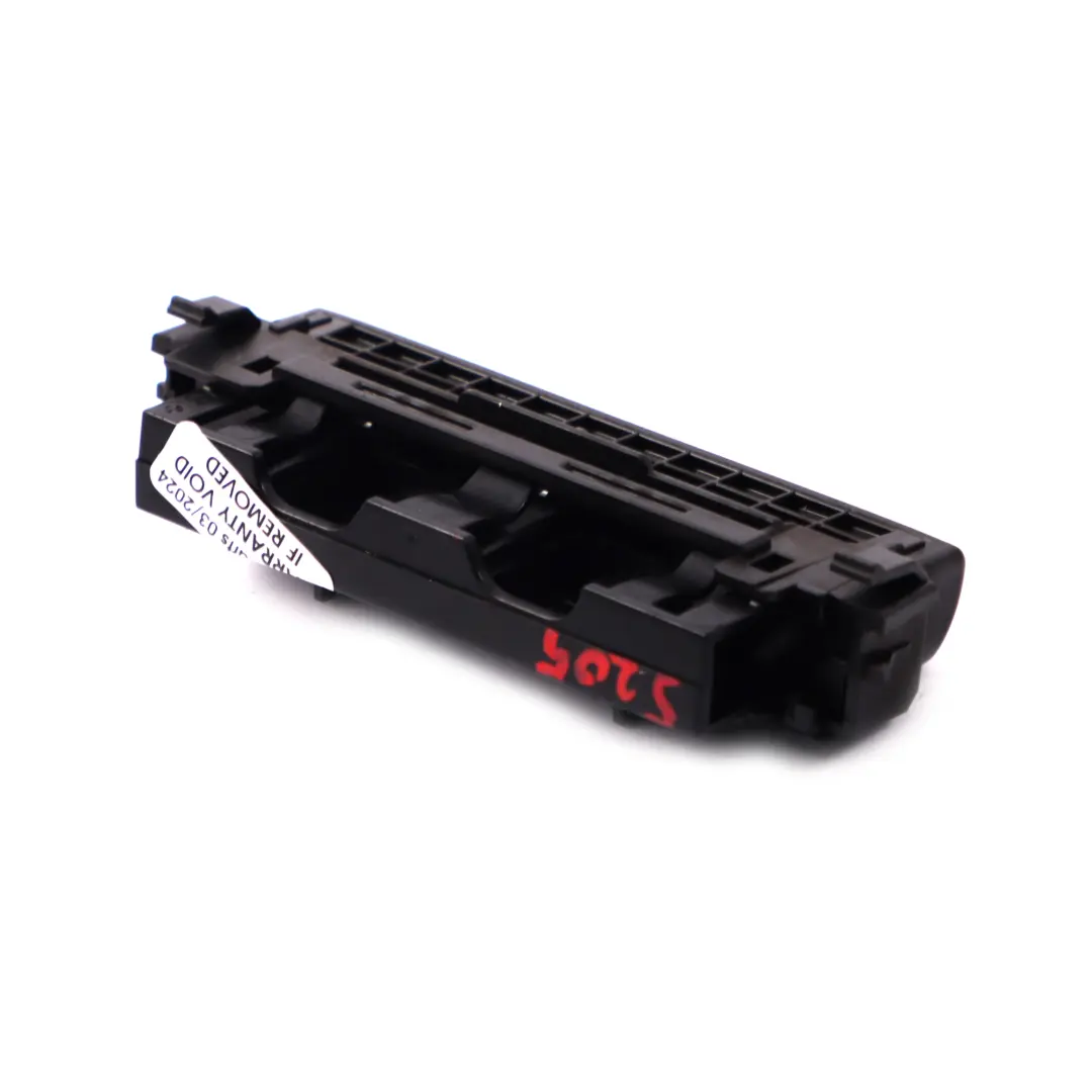 Zacisk Osłona Ramki Panelu Świateł do Mercedes W205 X253 o numerze A2059880015 Mercedes W205 X253 Zacisk Osłona Ramki Panelu Świateł - SKU A2059880015 - Numer Części A2059880015