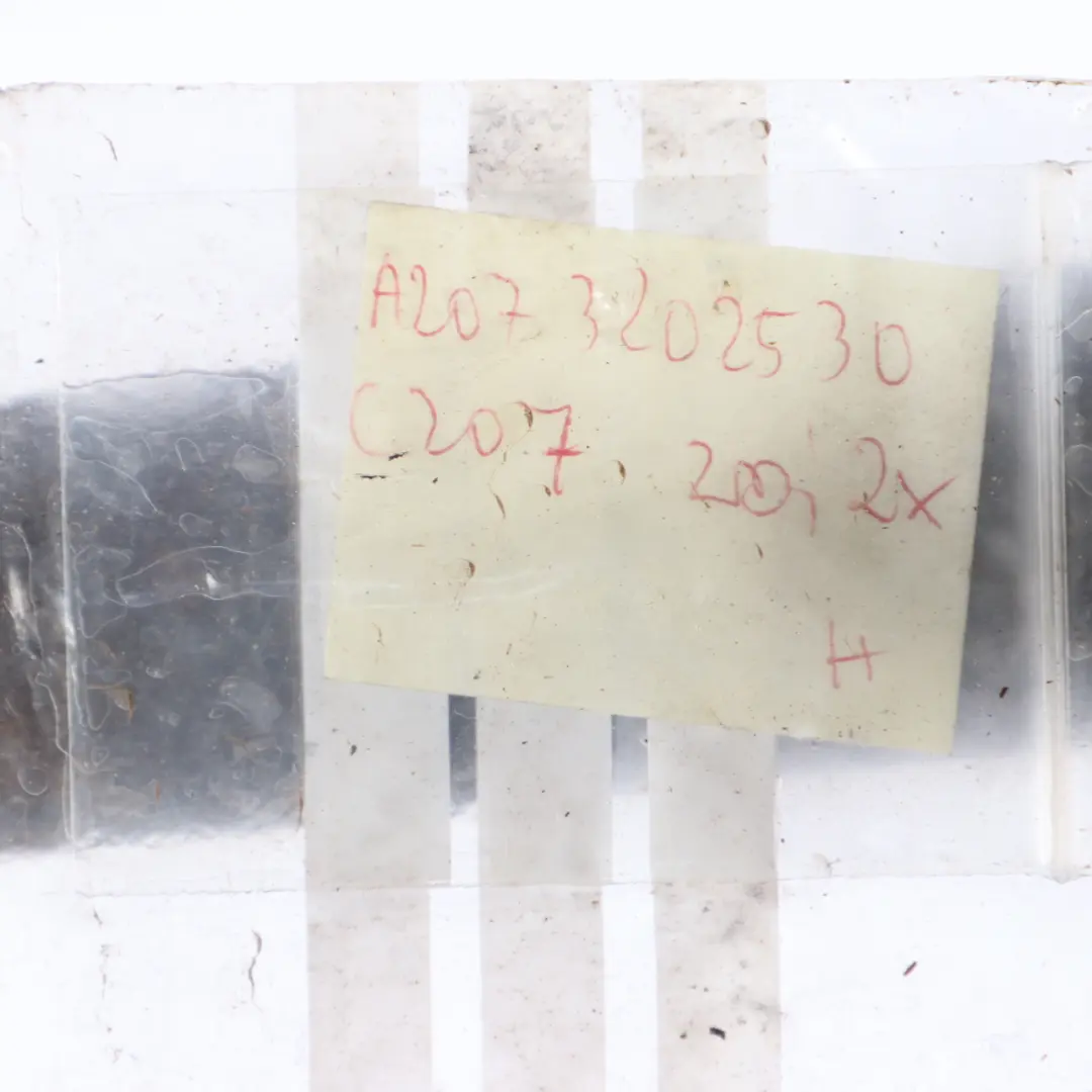 Amortyzator Tylny Tył Lewy Prawy do Mercedes C207 o numerze A2073202530 Mercedes C207 Amortyzator Tylny Tył Lewy Prawy - SKU A2073202530 - Numer Części A2073202530