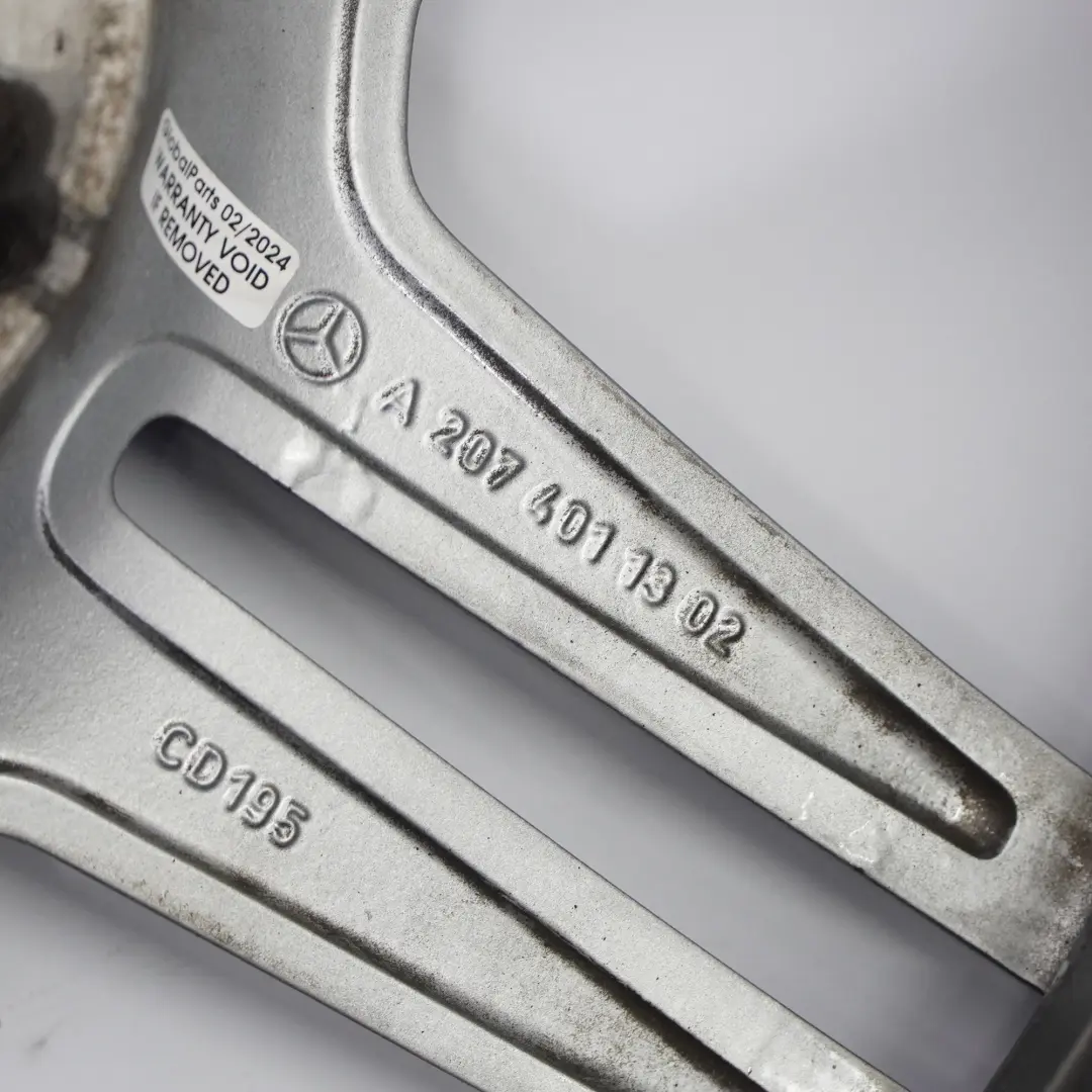 Jante avant en alliage noir 18" 8J ET:45 pour Mercedes C207 A207 AMG à propos du numéro de pièce A2074011302 Mercedes C207 A207 AMG Jante avant en alliage noir 18" 8J ET:45 - SKU A2074011302-3 - Numéro de pièce A2074011302