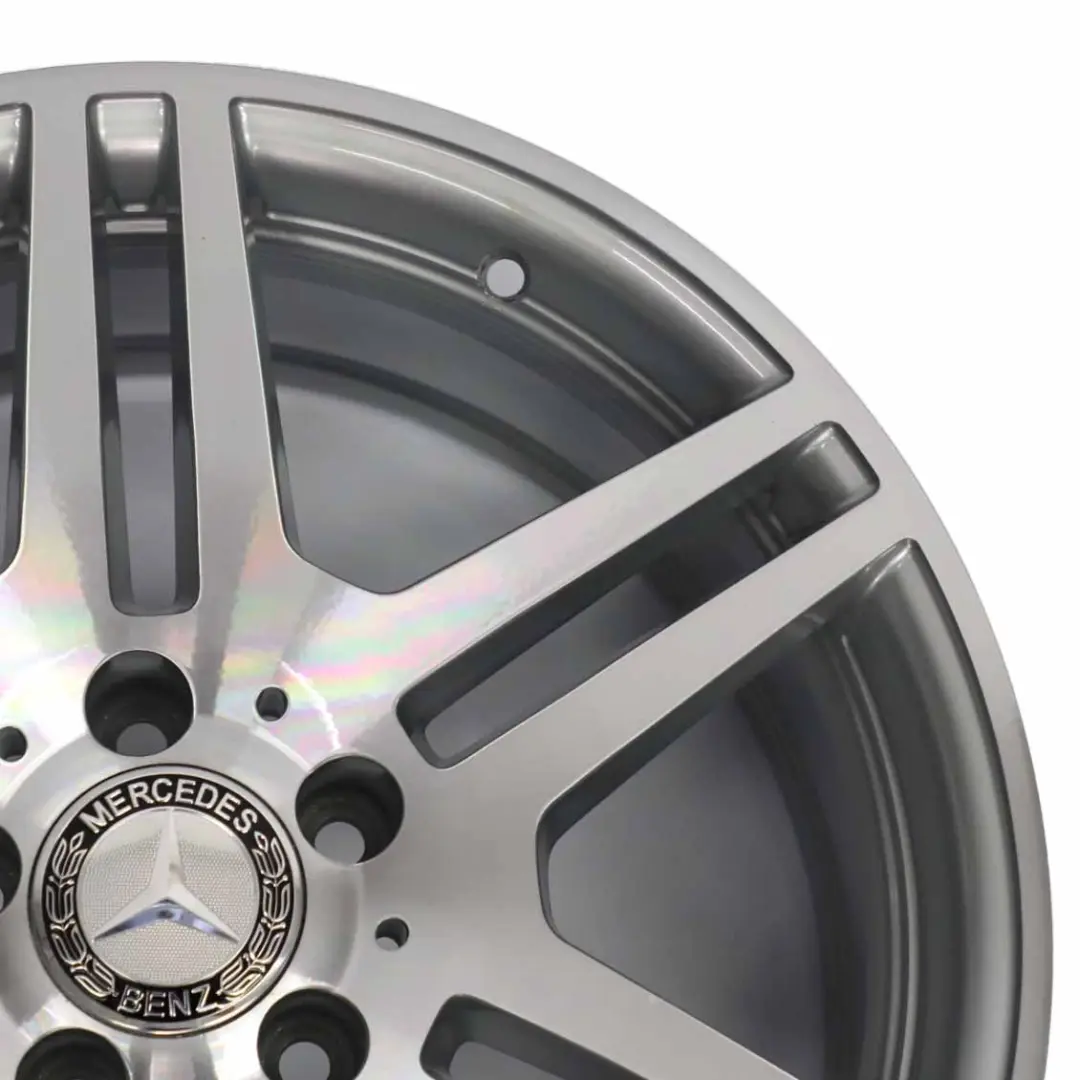 W207 A207 Cerchio in lega 18" 8J ET:45 a 6 doppie razze per Mercedes con numero di parte A2074011302 Mercedes W207 A207 Cerchio in lega 18" 8J ET:45 a 6 doppie razze - SKU A2074011302 - Numero di parte A2074011302