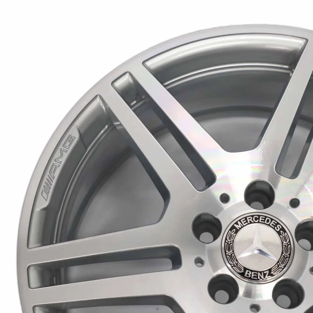 W207 A207 Cerchio in lega 18" 8,5J ET:49 6-Raggi doppi per Mercedes con numero di parte A2074011402 Mercedes W207 A207 Cerchio in lega 18" 8,5J ET:49 6-Raggi doppi - SKU A2074011402 - Numero di parte A2074011402