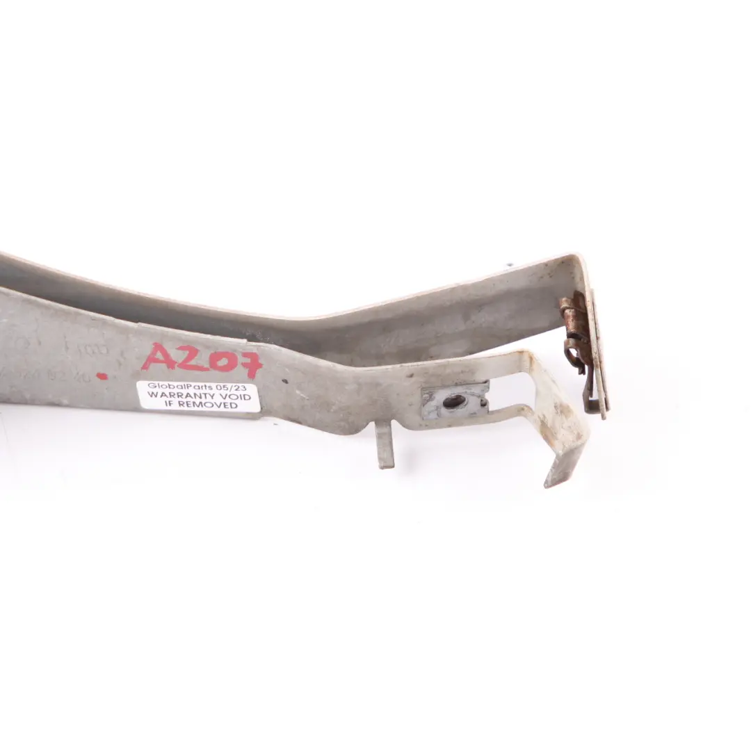 W207 C207 Staffa montaggio deflettore aria anteriore destro per Mercedes con numero di parte A2075240240 Mercedes W207 C207 Staffa montaggio deflettore aria anteriore destro - SKU A2075240240 - Numero di parte A2075240240