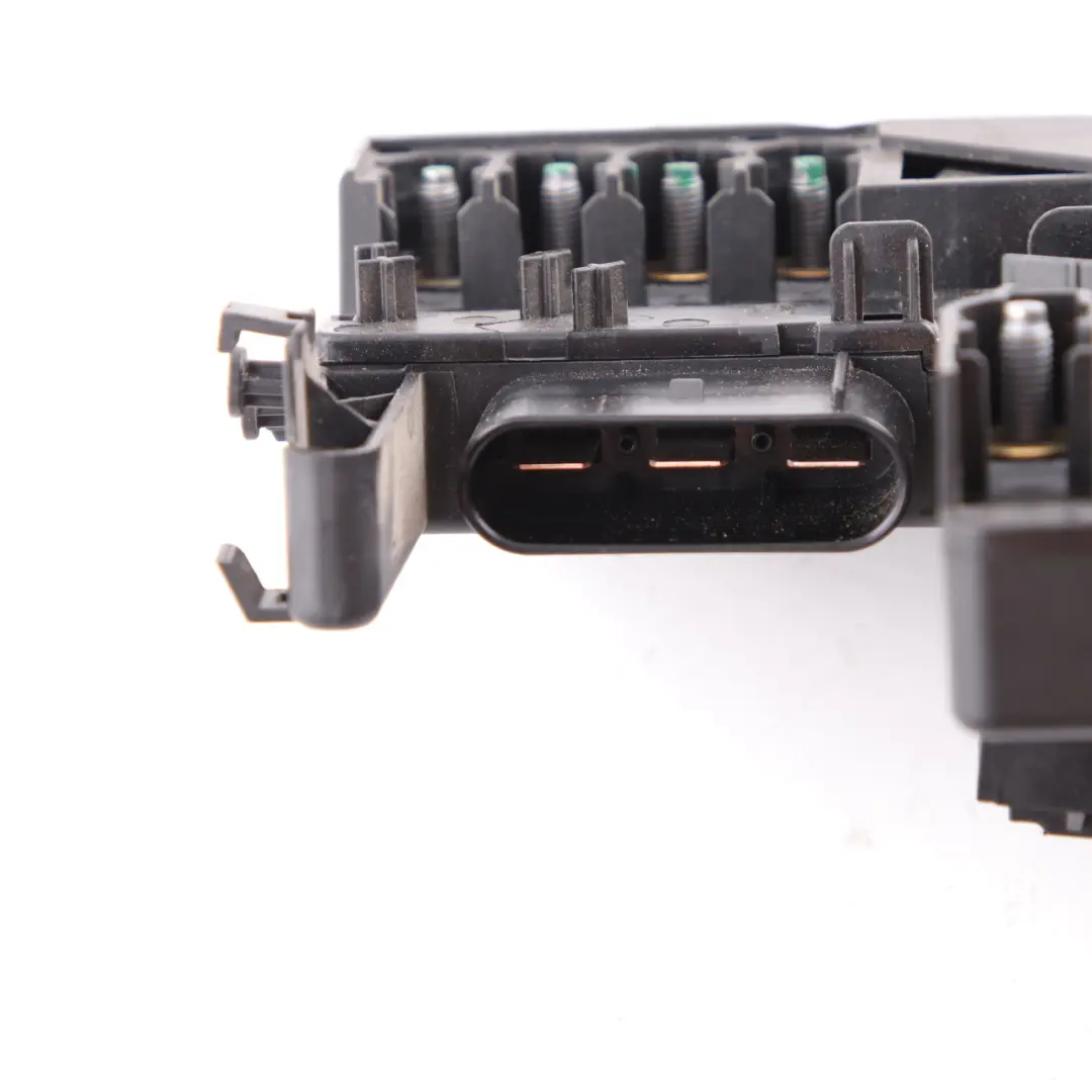 Scatola dei fusibili Modulo unità controllo terminale batteria per Mercedes W204 con numero di parte A2075400740 Mercedes W204 Scatola dei fusibili Modulo unità controllo terminale batteria - SKU A2075400740 - Numero di parte A2075400740