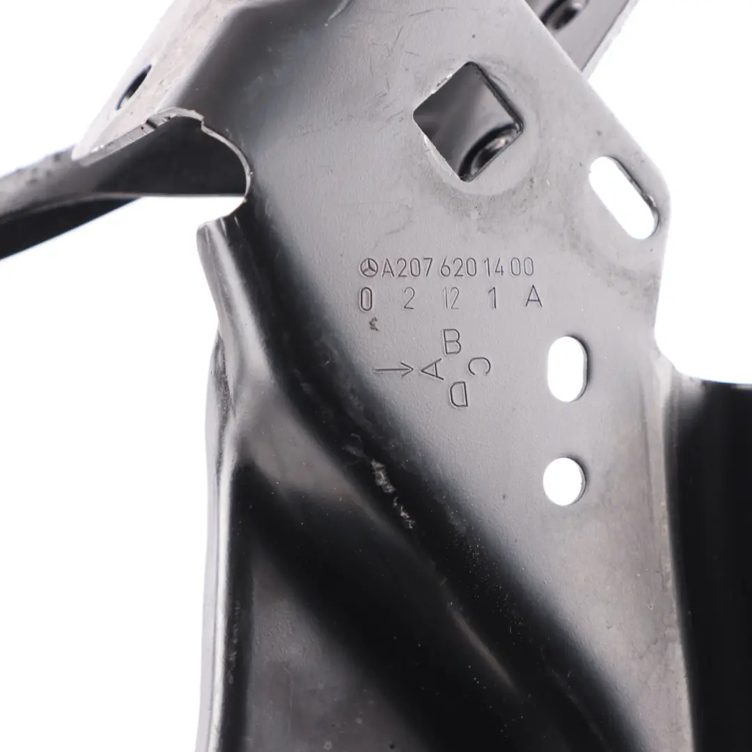 W207 A207 C207 Support de phare droit pour Mercedes à propos du numéro de pièce A2076202000 Mercedes W207 A207 C207 Support de phare droit - SKU A2076202000 - Numéro de pièce A2076202000