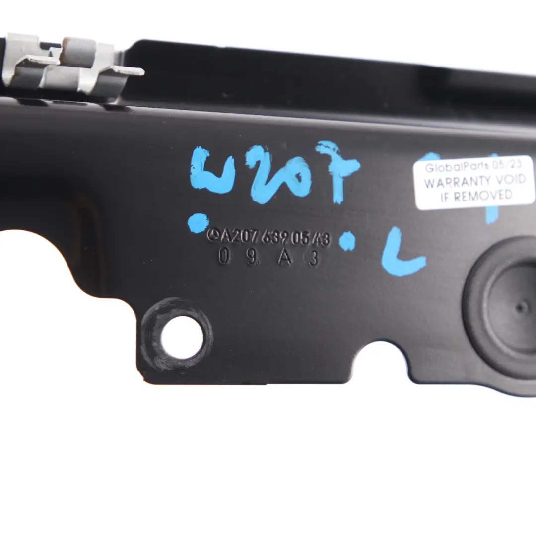 W207 Coupé Support de vitre de custode arrière gauche pour Mercedes à propos du numéro de pièce A2076390543 Mercedes W207 Coupé Support de vitre de custode arrière gauche - SKU A2076390543 - Numéro de pièce A2076390543