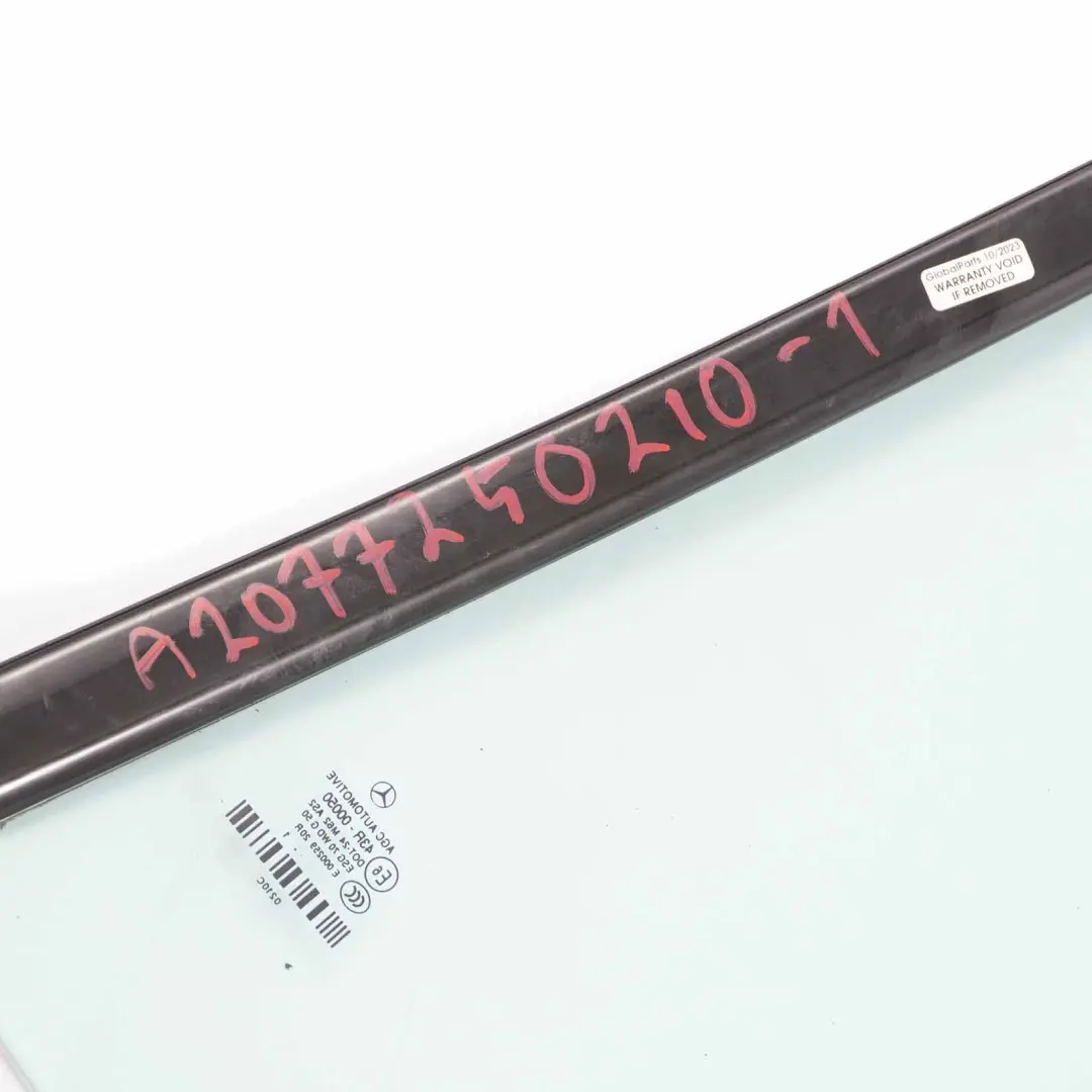 Ventana lateral Mercedes C207 Trasera Derecha Cristal AS2 para con número de pieza A2076700210 Ventana lateral Mercedes C207 Trasera Derecha Cristal AS2 - SKU A2076700210 - Número de pieza A2076700210