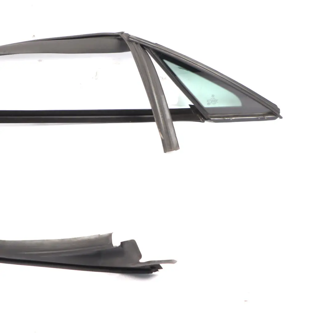 Mercedes C207 Quarter Side Window Rear Left Seal Side Triangle Glass AS2 - SKU A2076700339-1 - Número de pieza A2076700339