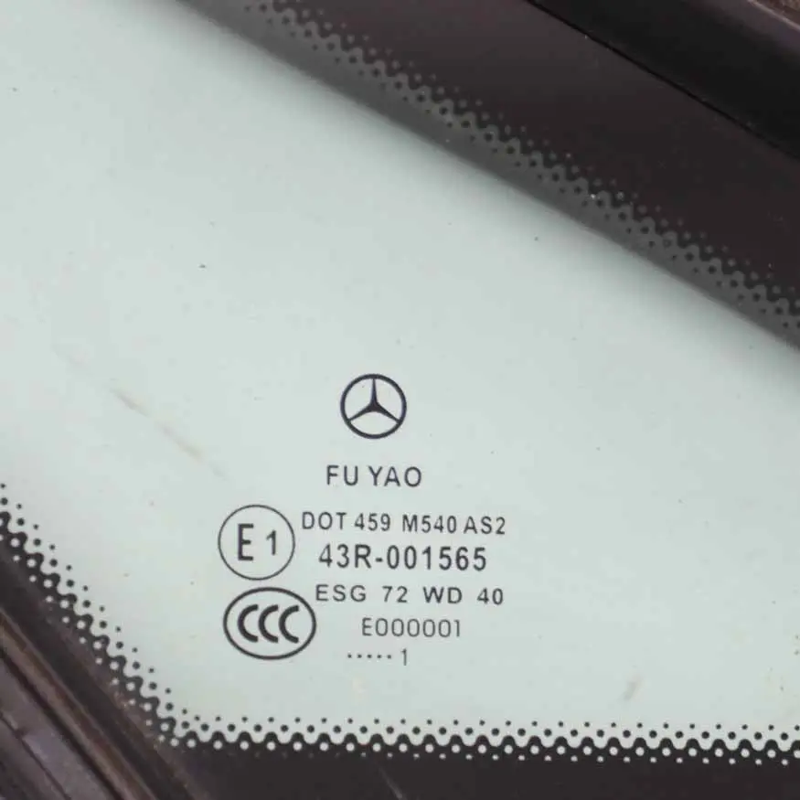 Cristal lateral Mercedes C207 trasero izquierdo Cristal triangular AS2 para con número de pieza A2076700339 Cristal lateral Mercedes C207 trasero izquierdo Cristal triangular AS2 - SKU A2076700339 - Número de pieza A2076700339