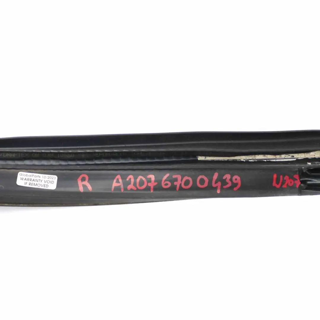 Mercedes C207 Szyba Boczna Ćwiartki Tył Prawa AS2 - SKU A2076700439 - Numer Części A2076700439