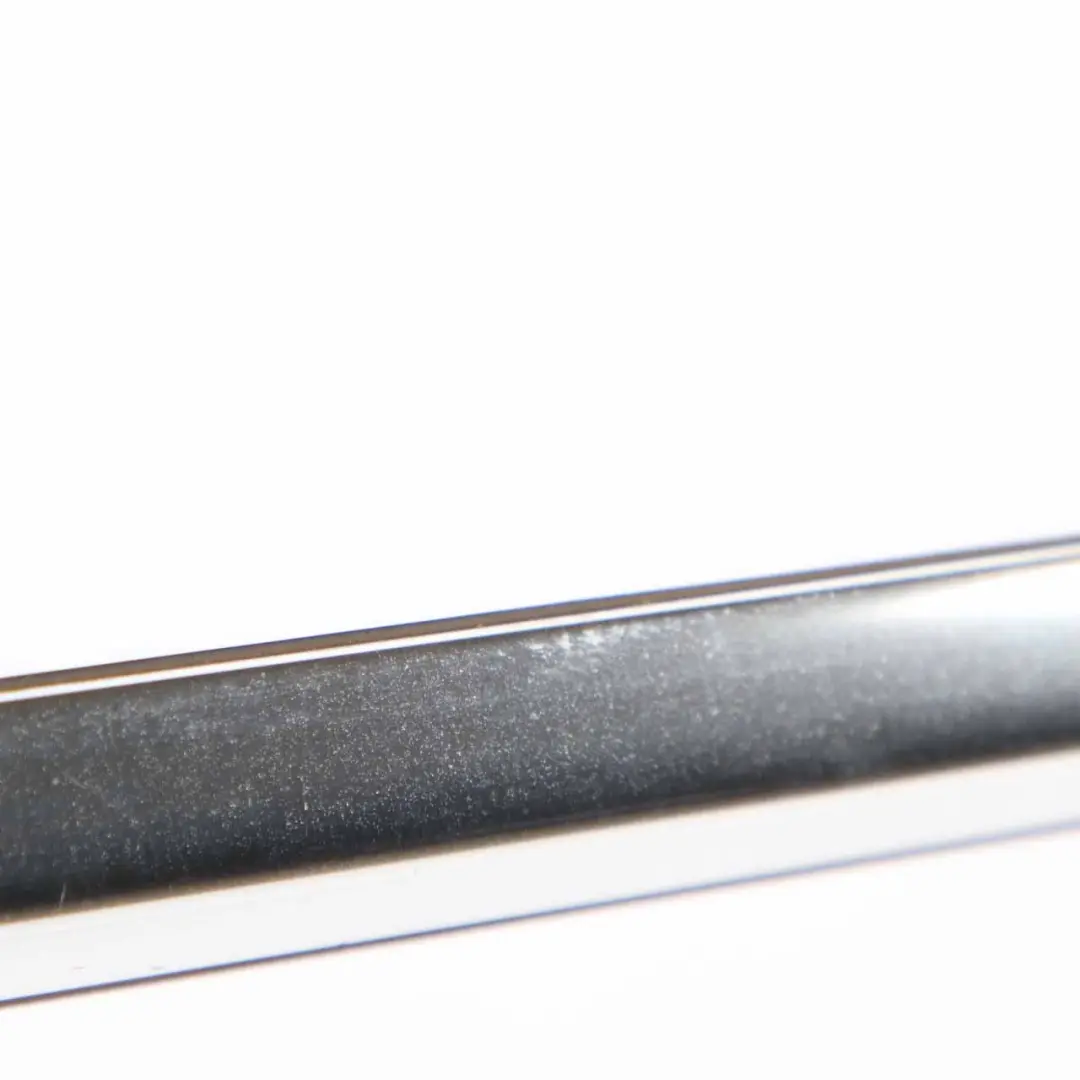 Mercedes C207 W207 Coupé Rail fenêtre arrière d'étanchéité Bande - SKU A2076701100 - Numéro de pièce A2076701100
