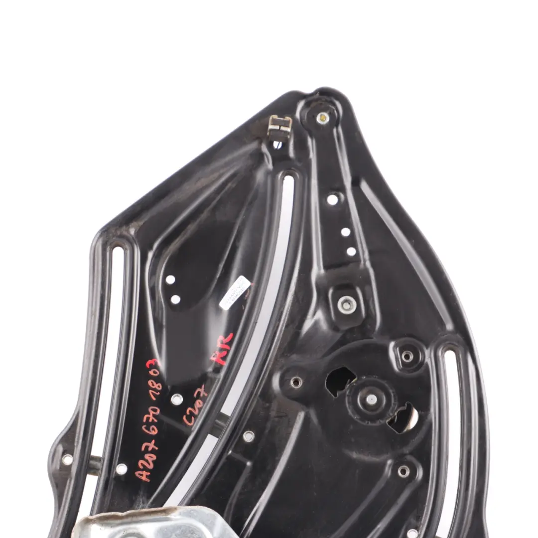 Lève-vitre Mercedes C207 Moteur du régulateur vitre arrière droite A2076700203 pour à propos du numéro de pièce A2076701803 Lève-vitre Mercedes C207 Moteur du régulateur vitre arrière droite A2076700203 - SKU A2076701803 - Numéro de pièce A2076701803