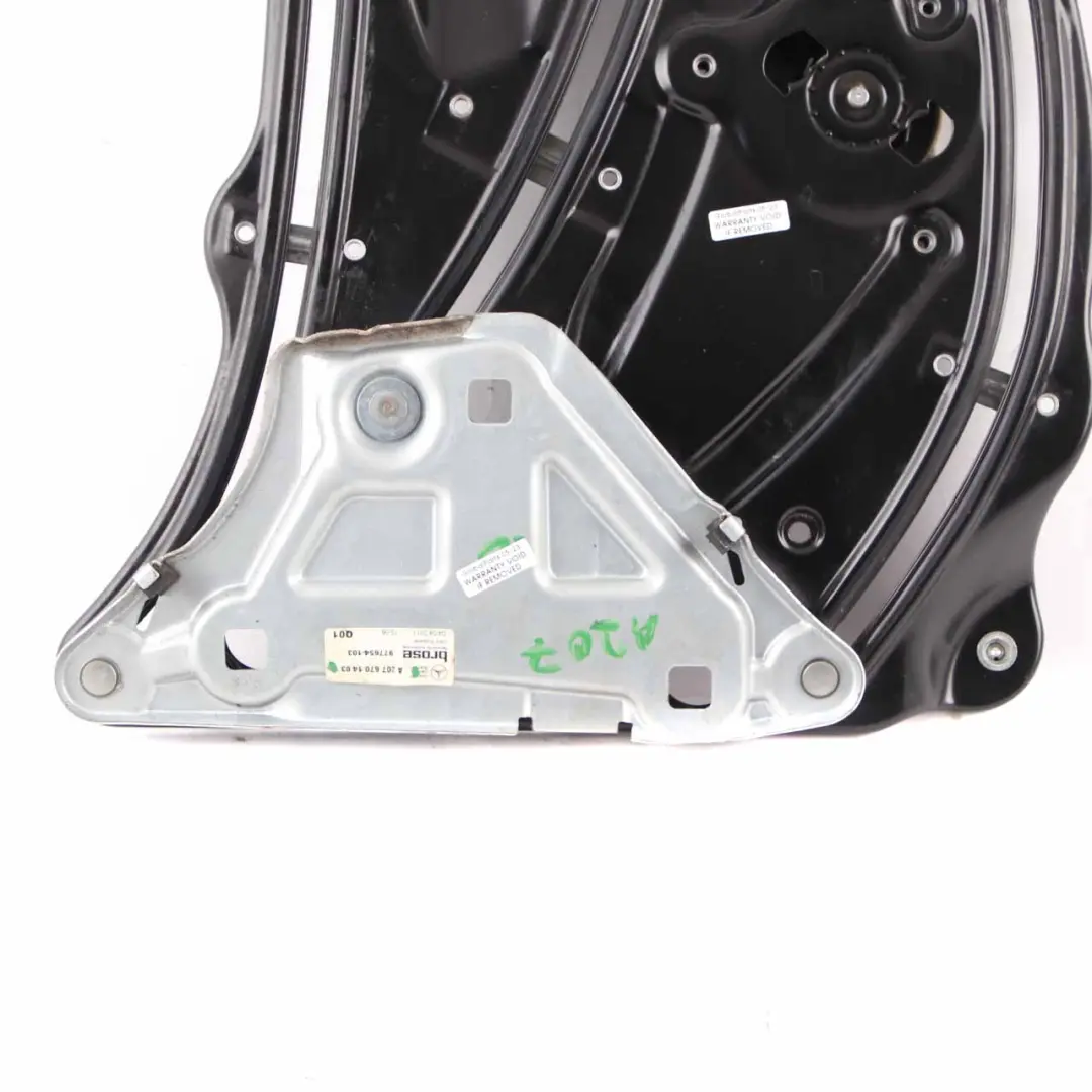 W207 Cabriolet Motore Alzacristalli Posteriore Destro per Mercedes A207 con numero di parte A2076702003 Mercedes A207 W207 Cabriolet Motore Alzacristalli Posteriore Destro - SKU A2076702003 - Numero di parte A2076702003
