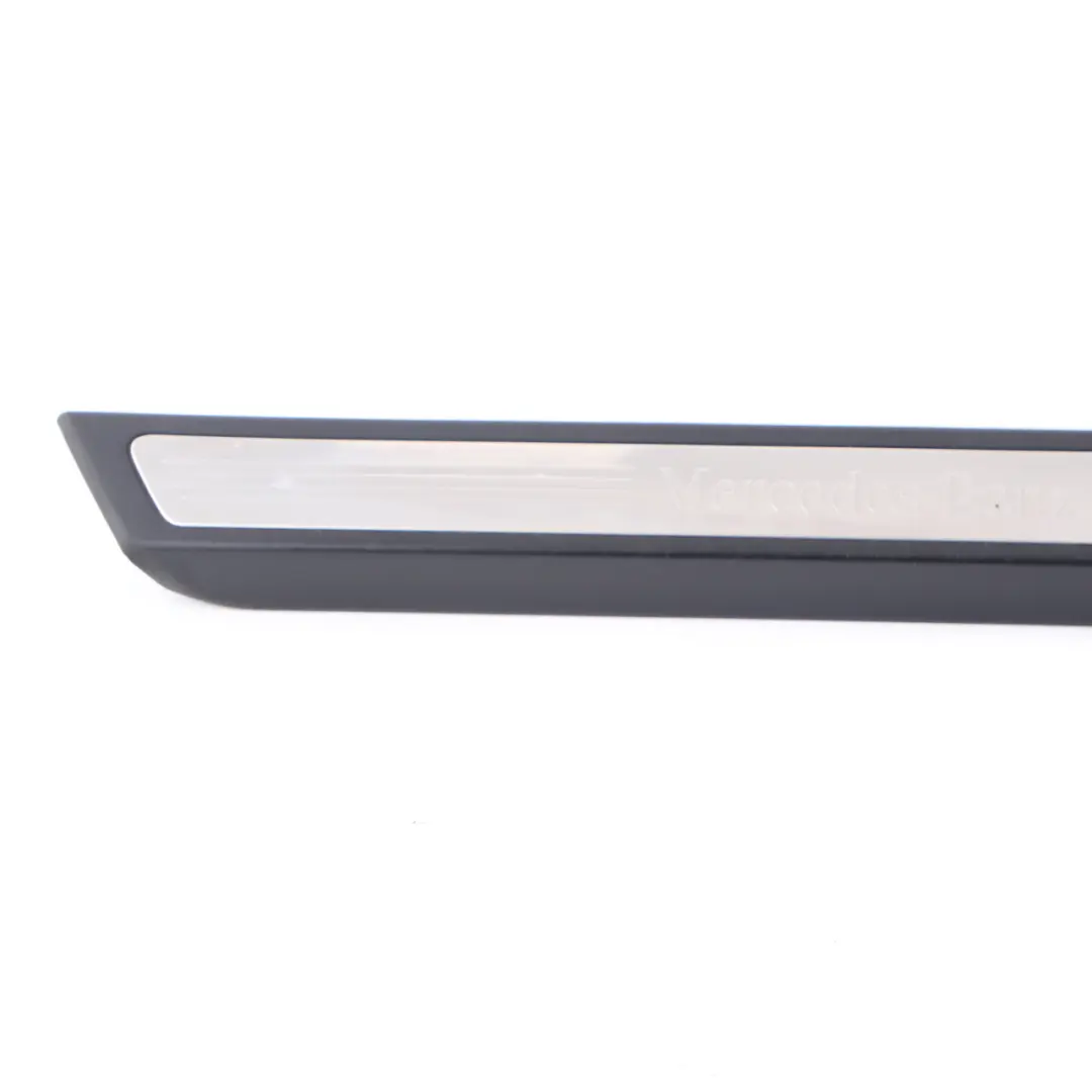  Mercedes-Benz A207 W207 Cabrio Derecha Escalón Puerta Placa Entrada Cubierta - SKU A2076800174 - Número de pieza A2076800174