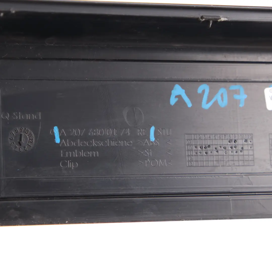 W207 Cabrio Rechts Zierleiste Trittleiste für Mercedes A207 mit Teilenummer A2076800174 Mercedes A207 W207 Cabrio Rechts Zierleiste Trittleiste - SKU A2076800174 - Teilenummer A2076800174