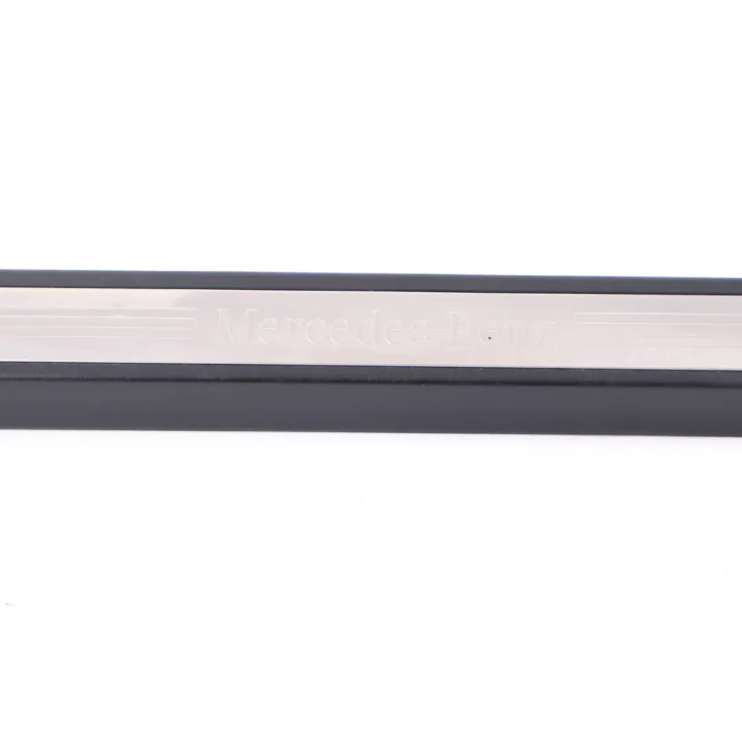 W207 Garniture De Couvercle De Marchepied De Porte Avant Droite pour Mercedes A207 à propos du numéro de pièce A2076800174 Mercedes A207 W207 Garniture De Couvercle De Marchepied De Porte Avant Droite - SKU A2076800174 - Numéro de pièce A2076800174