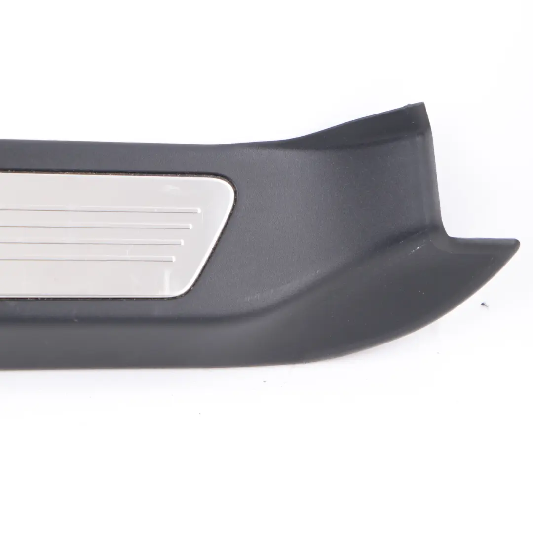 Mercedes W207 Panneau de seuil porte Avant Droit Couvre marche Noir - SKU A2076800235 - Numéro de pièce A2076800235