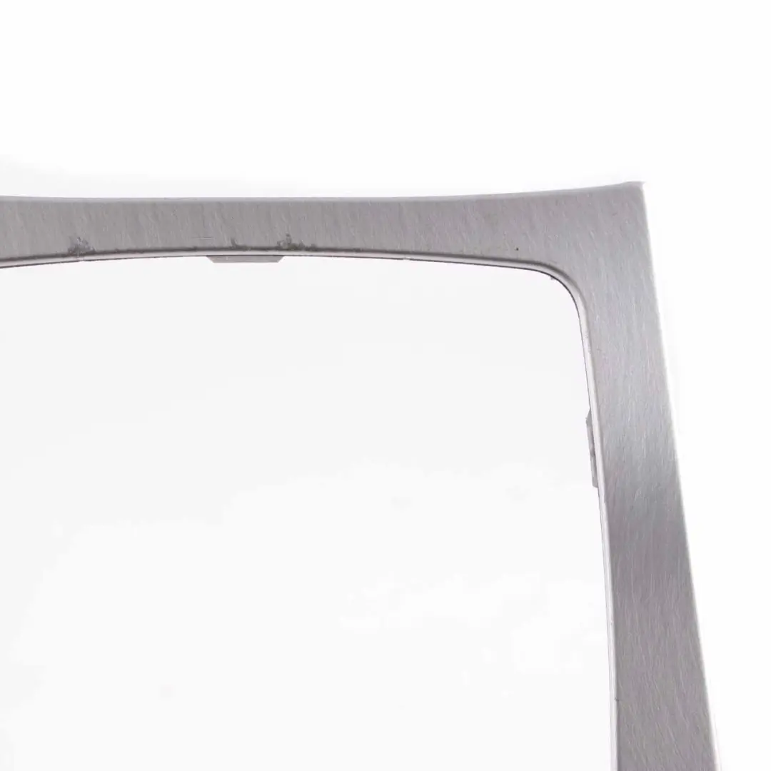 W207 C207 Coperchio Selettore Leva Selezione Surround Alu per Mercedes con numero di parte A2076801107 Mercedes W207 C207 Coperchio Selettore Leva Selezione Surround Alu - SKU A2076801107 - Numero di parte A2076801107